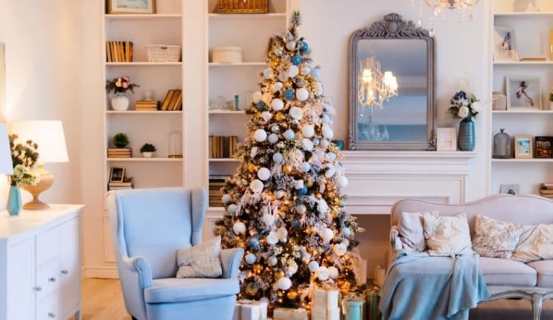 Christmas decorating trends from uFurnish.com.