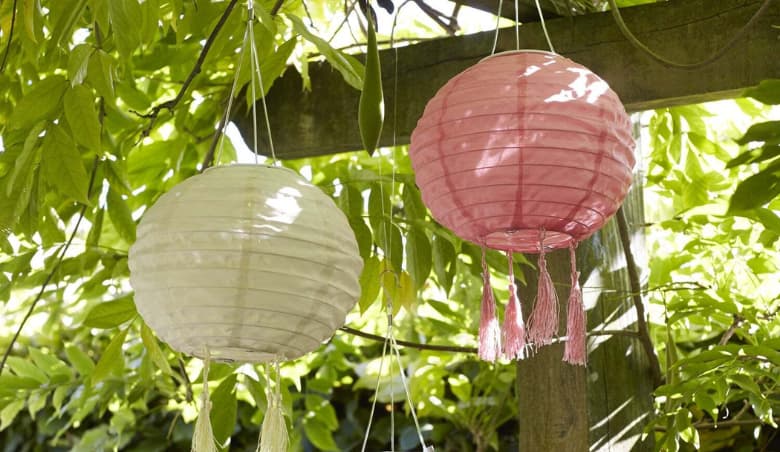 3 Lucena Tassel Solar Lanterns By Lights4fun