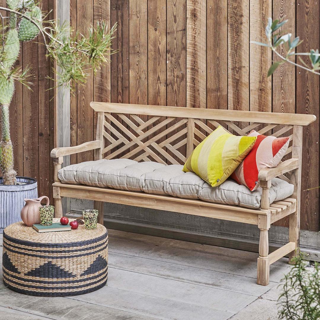 outdoor chairs and seating