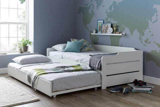 Assets product images mattressnextday gbmtrnxtvyxchbtf layla white guest bed with trundle single medium
