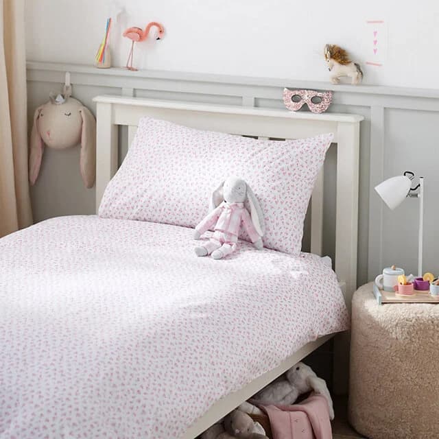 Assets product images the white company gbwhtcomzuefrhltcwx the white company easy care effie bed linen set whitepink size cot bed medium
