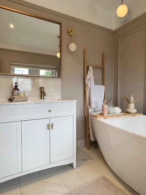 Claire Appleton's Bathroom