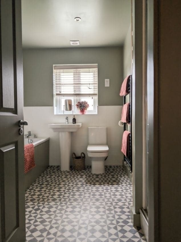 Hannah Doran Bathroom