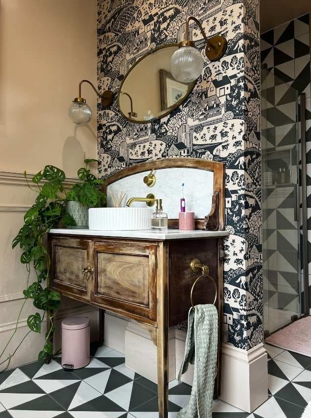 Serena Dobsons Bathroom