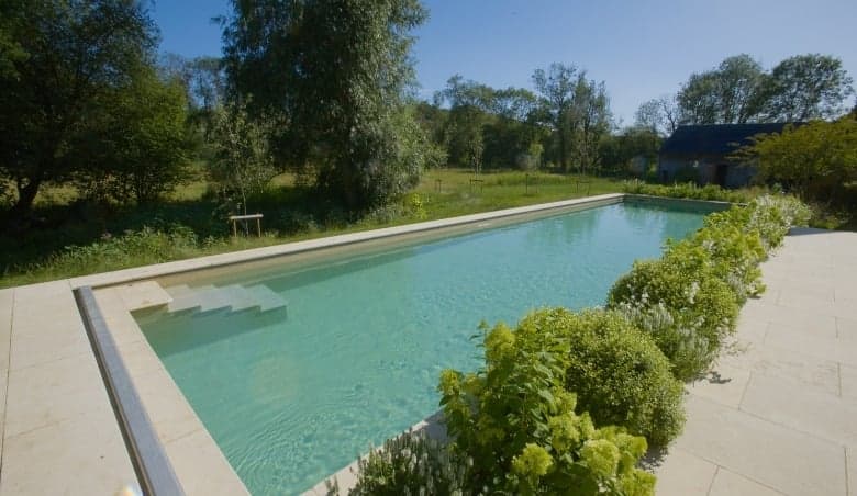 Swimming Pool Anna Jacobs