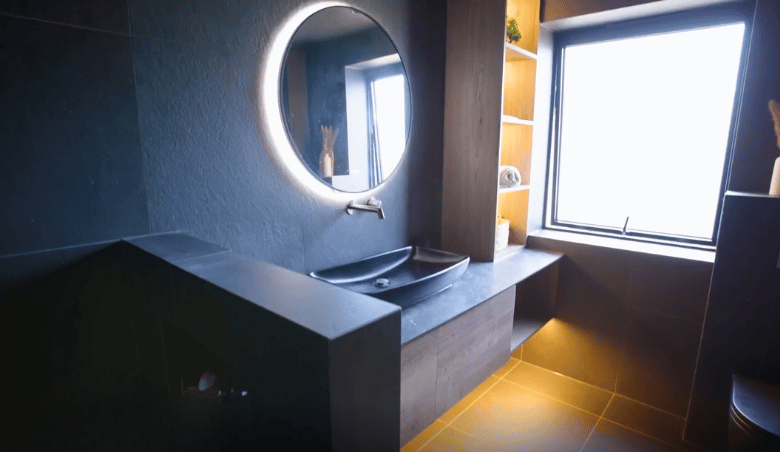 Lexi Carducci Ensuite