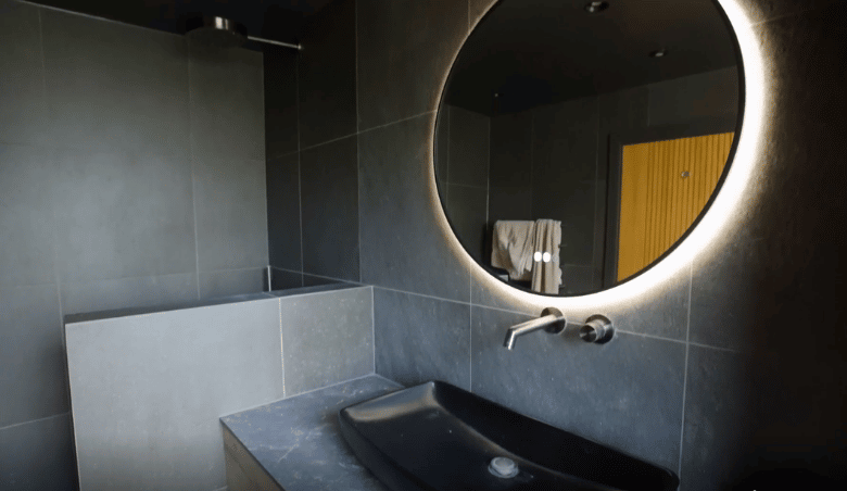 Lexi Carducci Ensuite
