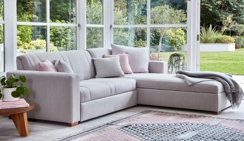 Top Tips for Choosing the Perfect Conservatory Furniture with Darlings of Chelsea