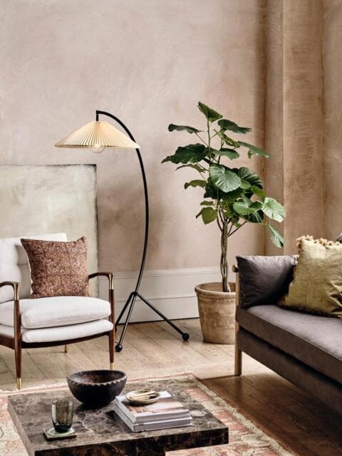 Assets product images soho home gbsoholtvsaeyzyd curve floor lamp medium