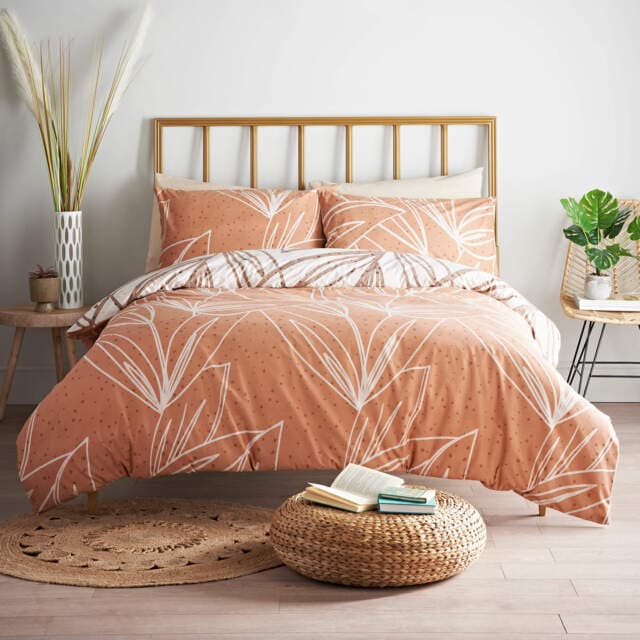 Assets product images sleepy people gbslpypljtprlbwacep cosmo living abstract leaf duvet set medium
