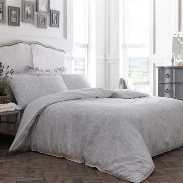 Assets product images sleepy people gbslpyplemqtkdxprt jeff banks pour la maison toulouse duvet set medium