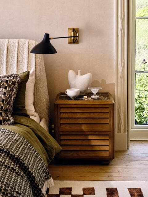 Assets product images soho home gbsoholtrjfsb oliver mid century wall light medium