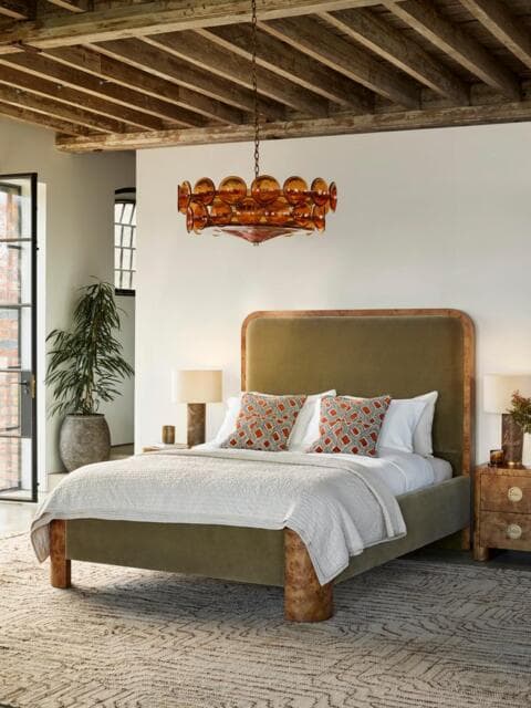 Assets product images soho home gbsoholtetyrqkeprc tremont bed king velvet lichen medium