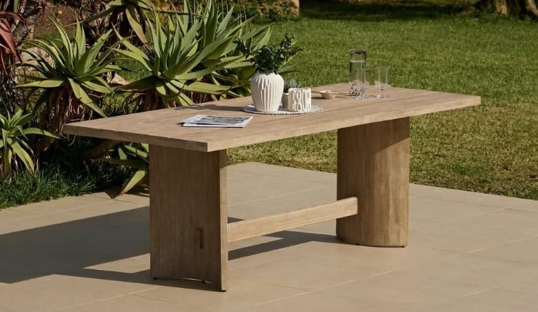Garden Tables on uFurnish.com