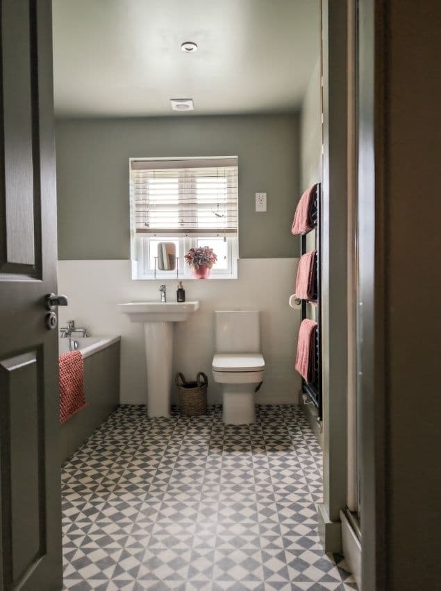 Hannah Doran Bathroom