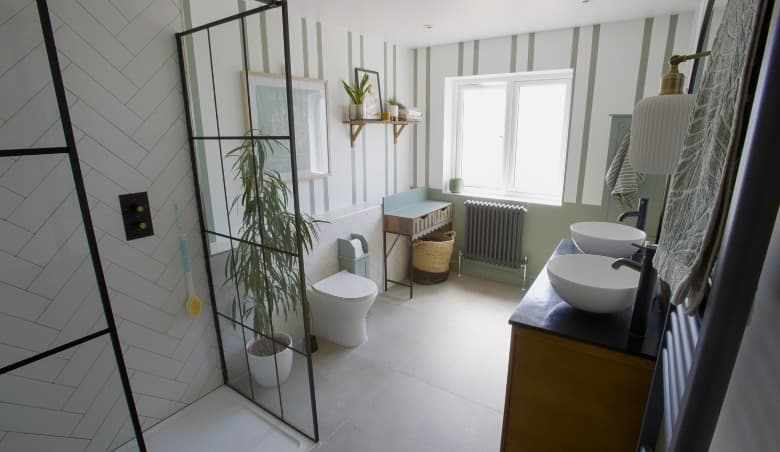 Laura Deller Ensuite