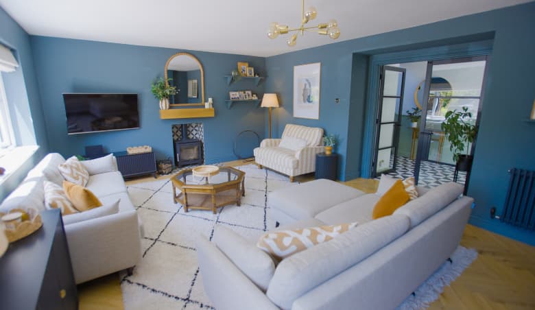 uFurnish.com Home Tours – Go inside Laura Deller’s incredible DIY Home